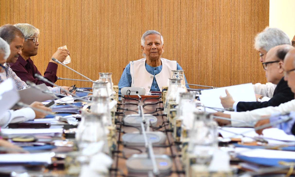 রাতে উপদেষ্টা পরিষদের জরুরি বৈঠক